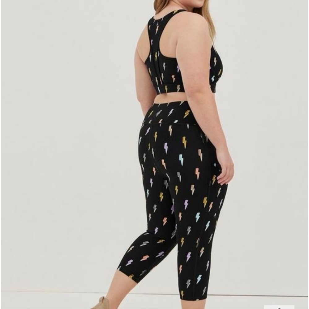 Performance Core Active SET - lightening bolts NWT - image 2